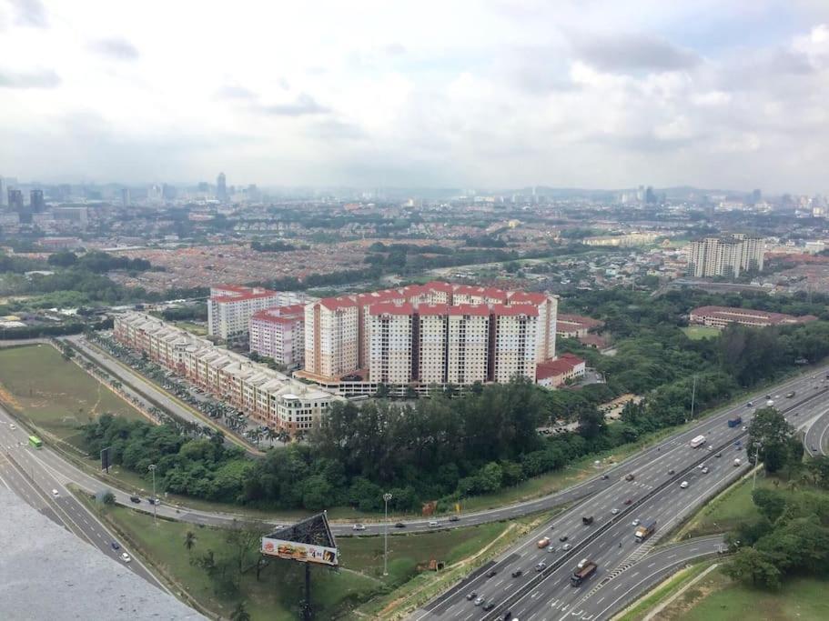 Tropicana Avenue B32-09, Petaling Jaya Exterior foto